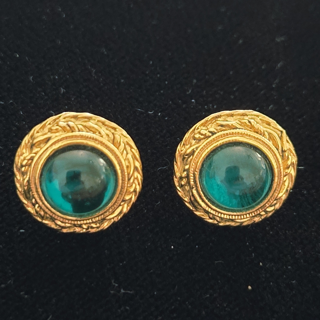 Vintage Gold Tone And Green Cabochan Stud Earrings